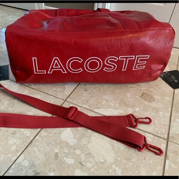 LACOSTE ダッフルバッグ レッド LACOSTE ダッフルバッグ レッド レッド（赤）系 LACOSTE